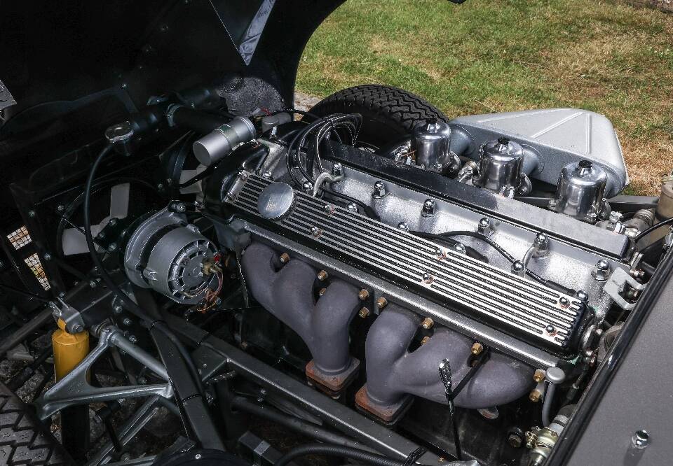 Imagen 12/30 de Jaguar E-Type (2+2) (1970)