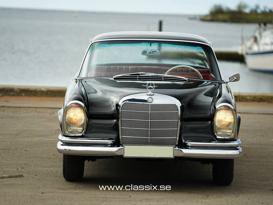 Afbeelding 13/27 van Mercedes-Benz 220 SE b (1964)