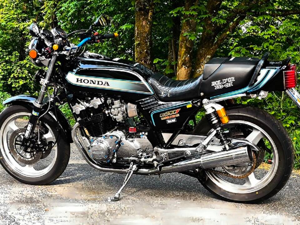 Image 2/54 of Honda CB 900 F Bol d'Or (1979)