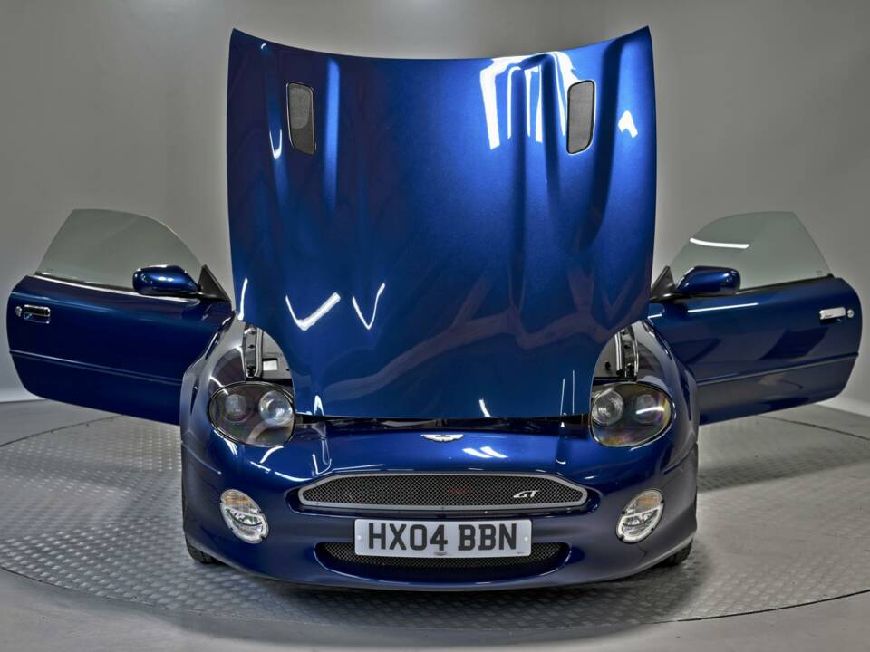 Image 33/50 of Aston Martin DB 7 GT (2004)