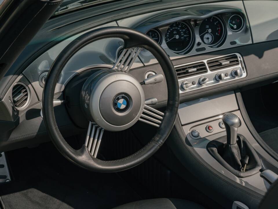 Image 174/185 of BMW Z8 (2001)