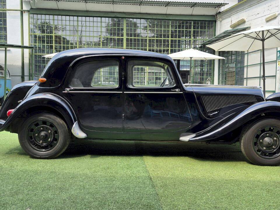Image 8/47 of Citroën Traction Avant 11 BL (1955)