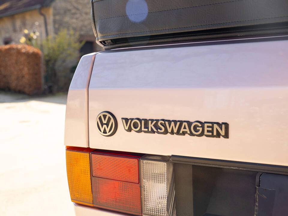 Bild 25/63 von Volkswagen Golf I Cabrio 1.8 (1992)