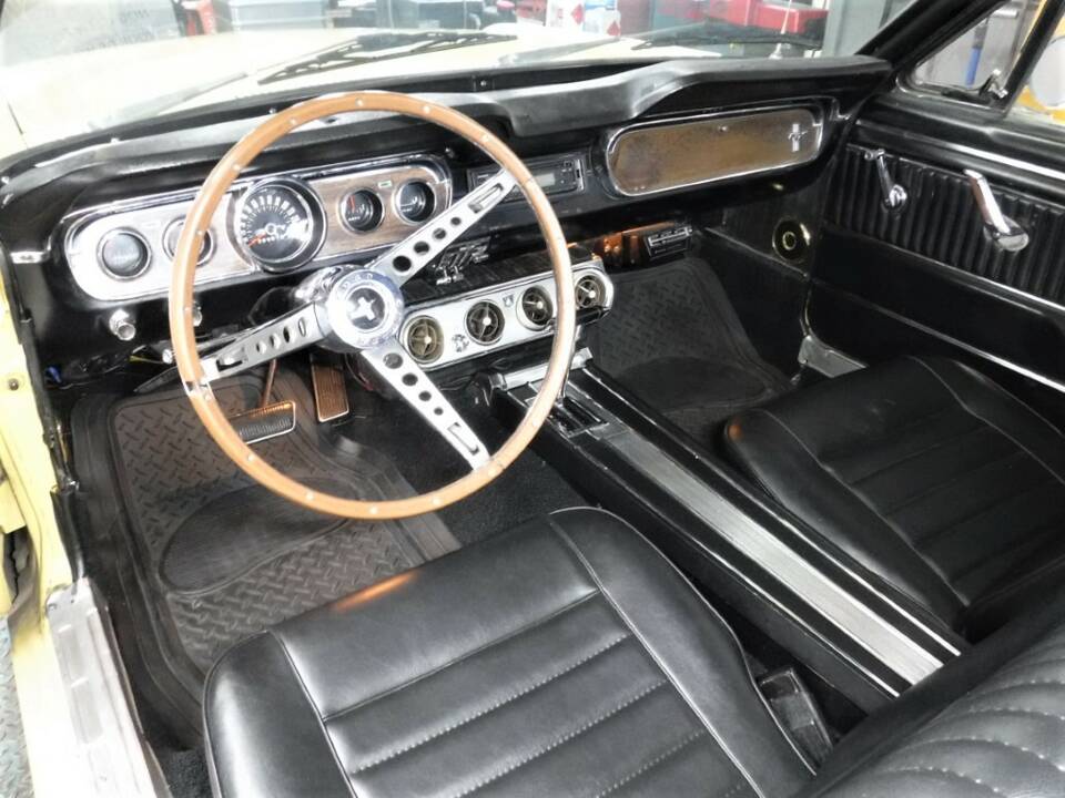 Image 33/50 of Ford Mustang 289 (1965)