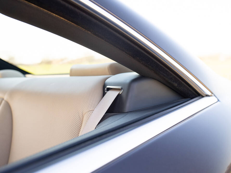 Image 25/67 of Mercedes-Benz CL 500 (2006)