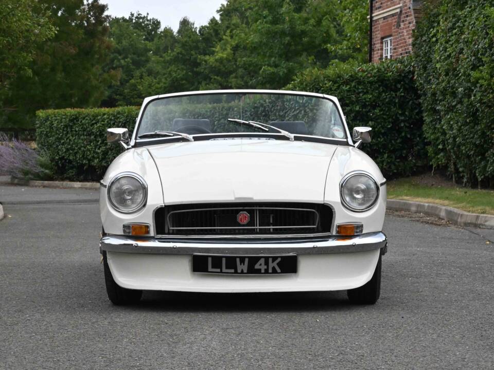 Image 6/50 of MG MGB (1972)