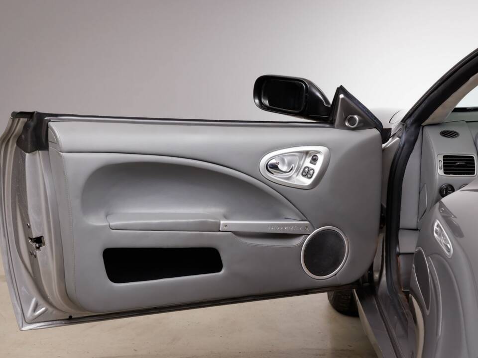 Bild 16/29 von Aston Martin V12 Vanquish (2001)