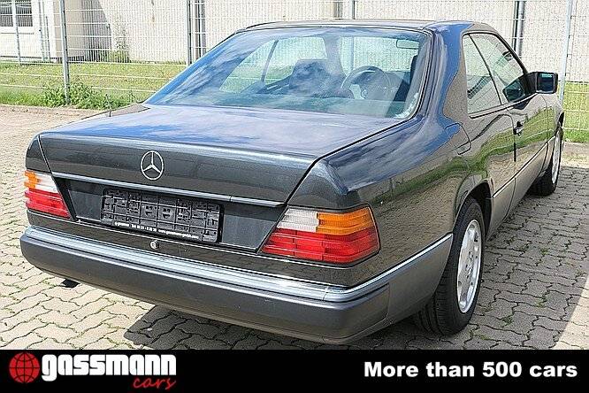 Imagen 7/15 de Mercedes-Benz 230 CE (1992)