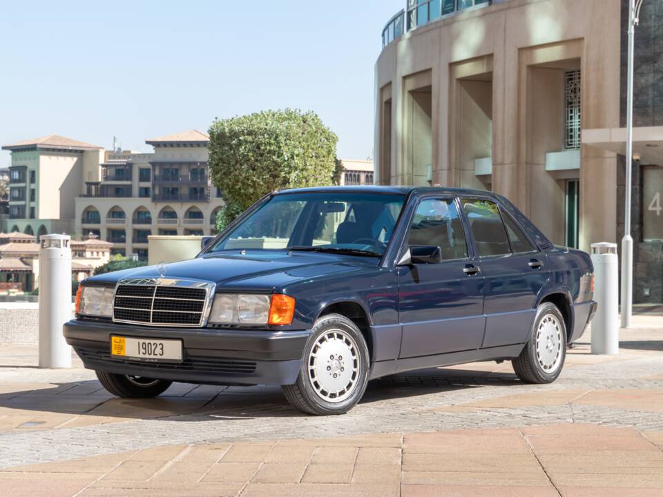 Imagen 58/69 de Mercedes-Benz 190 E (1988)