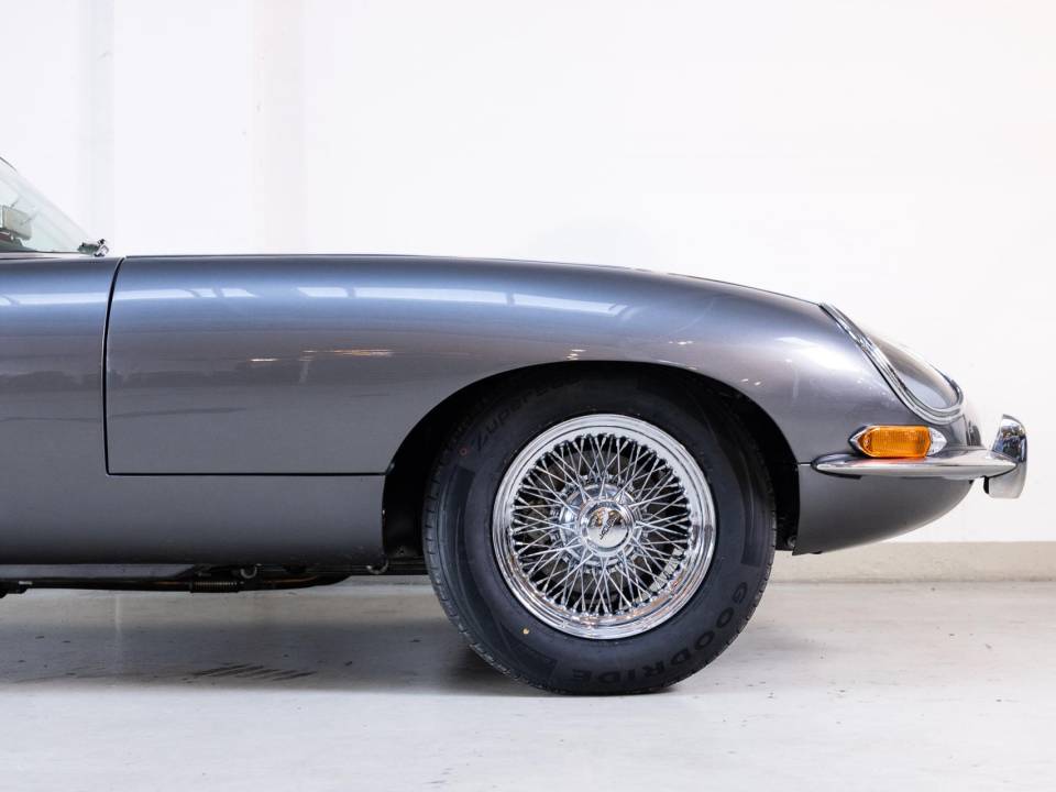 Image 26/36 of Jaguar Type E 4.2 (1965)