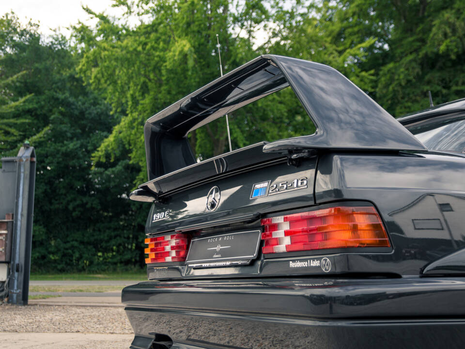 Imagen 21/51 de Mercedes-Benz 190 E 2.5-16 Evolution II (1991)