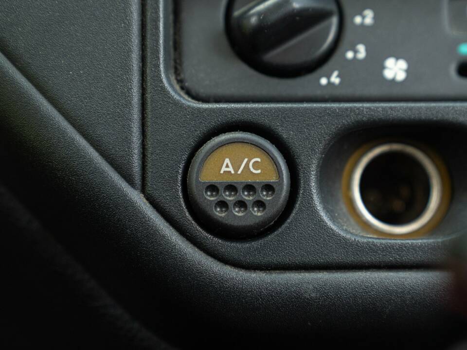 Imagen 39/50 de Peugeot 106 1.1 (2003)