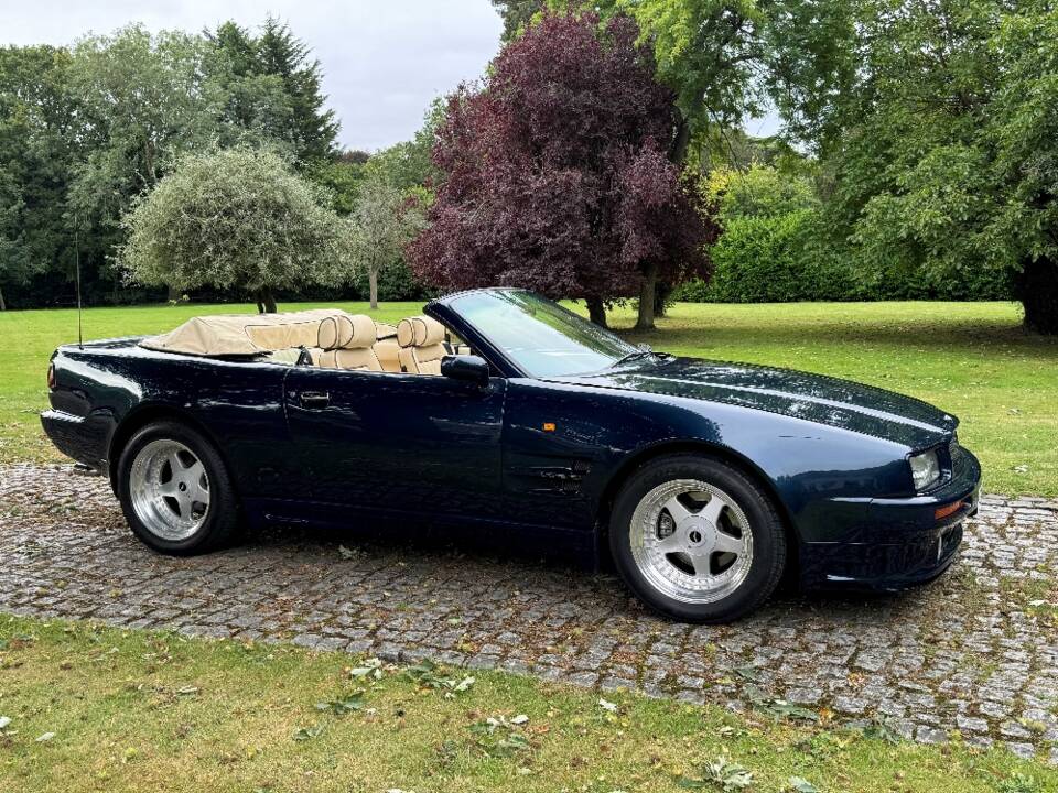 Image 8/27 of Aston Martin V8 Volante (1997)