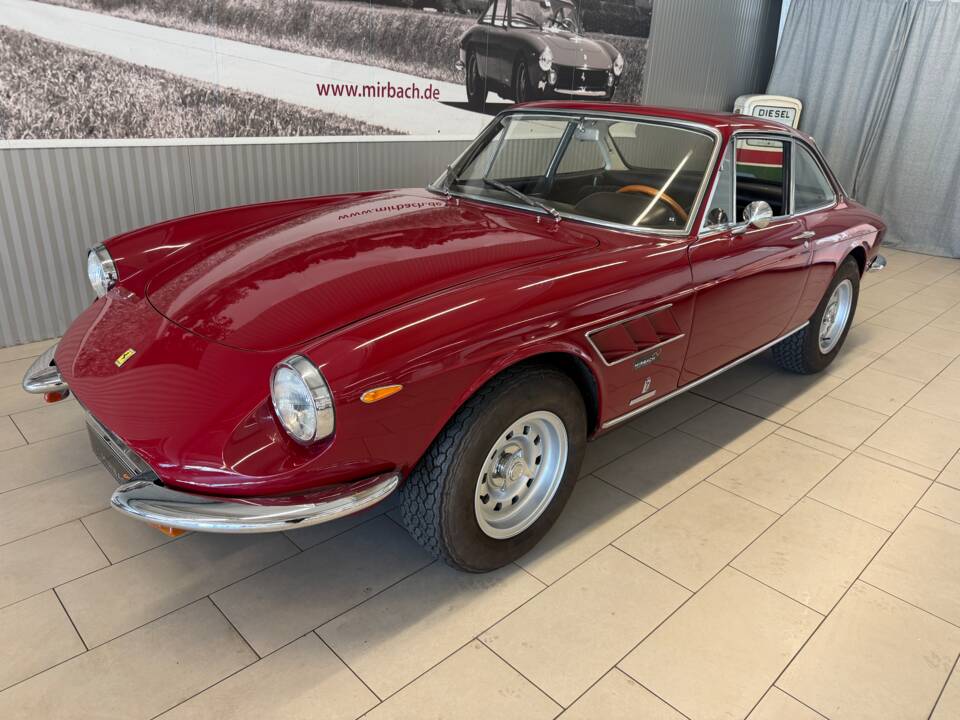 Bild 2/18 von Ferrari 330 GTC (1968)