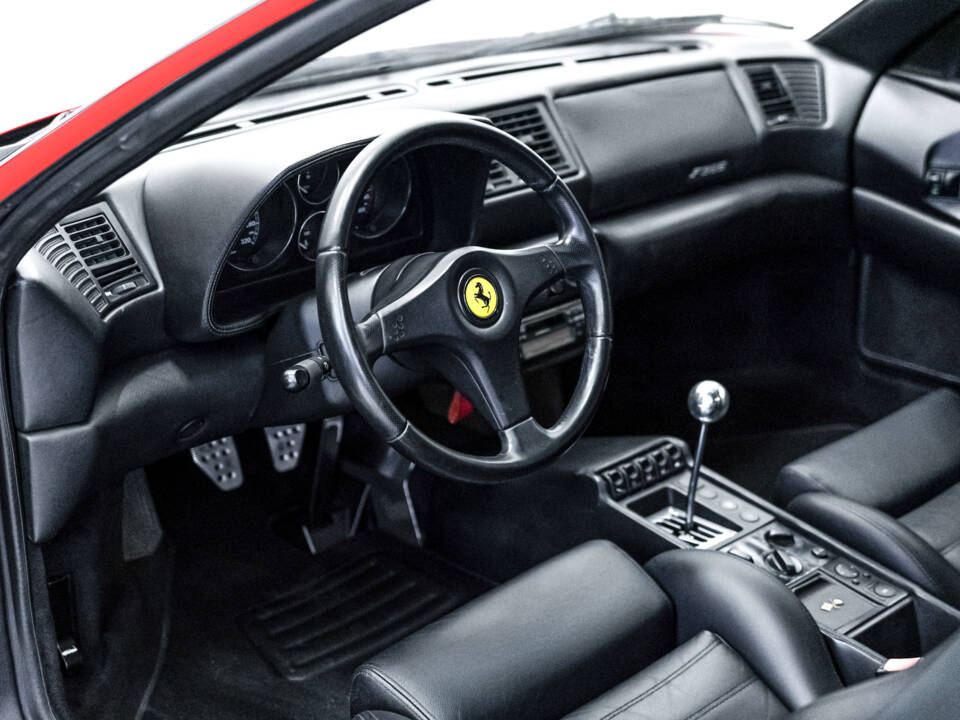 Image 30/55 of Ferrari F 355 Berlinetta (1994)