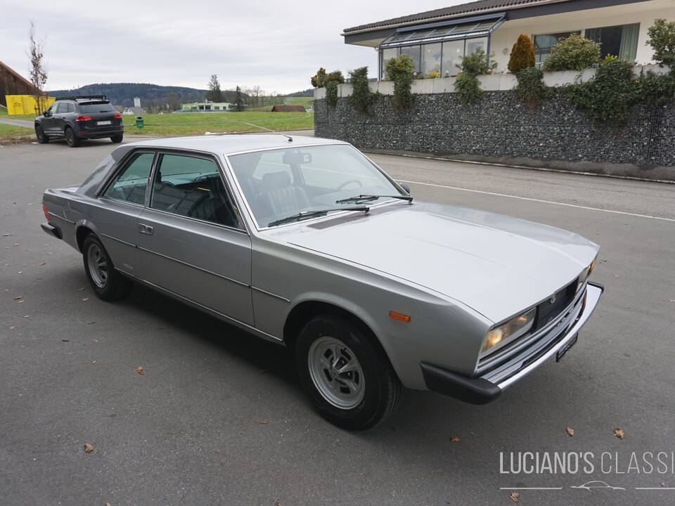 Image 10/66 of FIAT 130 Coupé (1972)