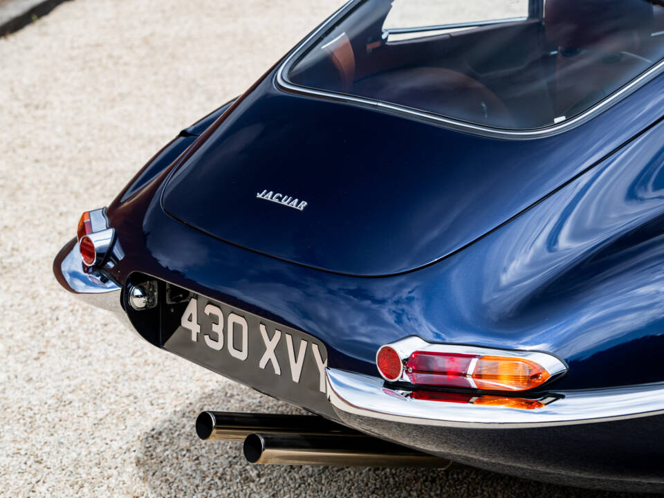 Image 16/39 of Jaguar E-Type &quot;Lightweight&quot; (1962)