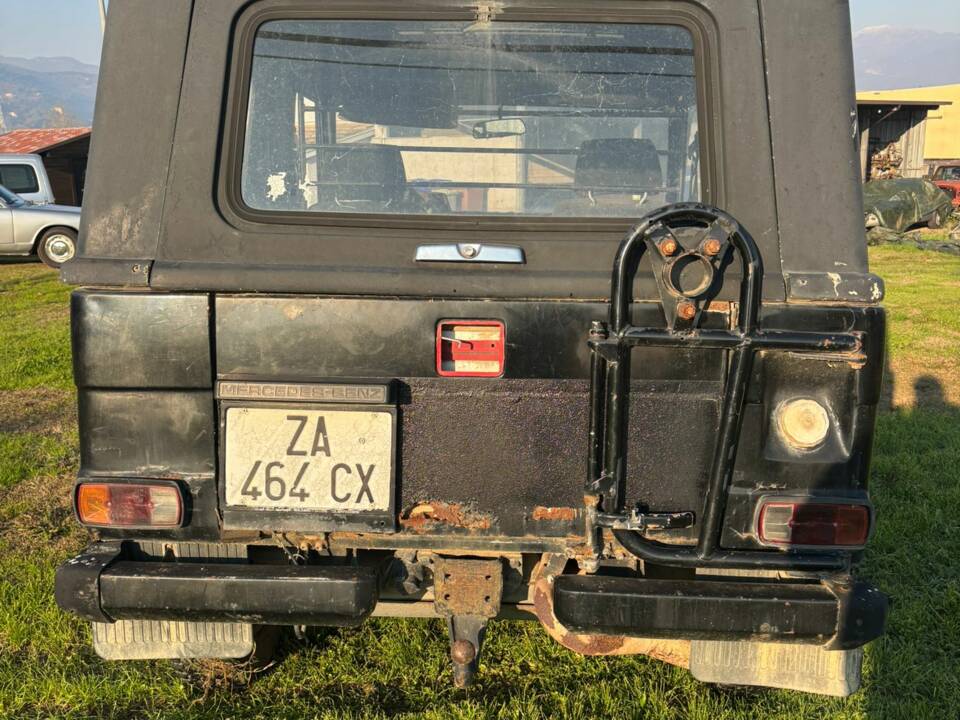 Image 9/53 of Mercedes-Benz 240 GD (SWB) (1982)