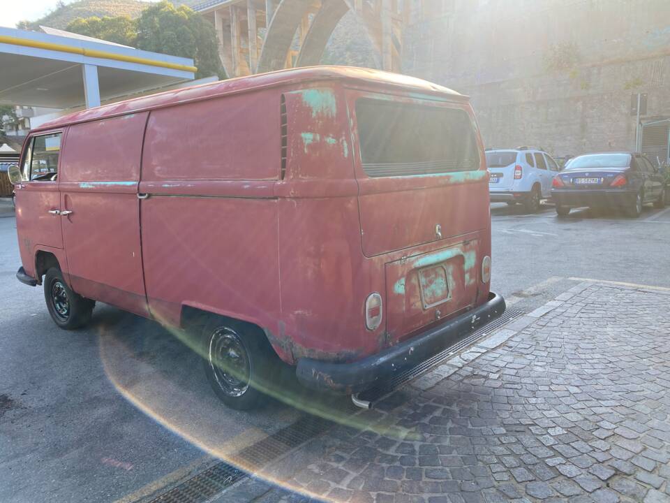 Image 9/64 of Volkswagen T2a Kastenwagen (1969)