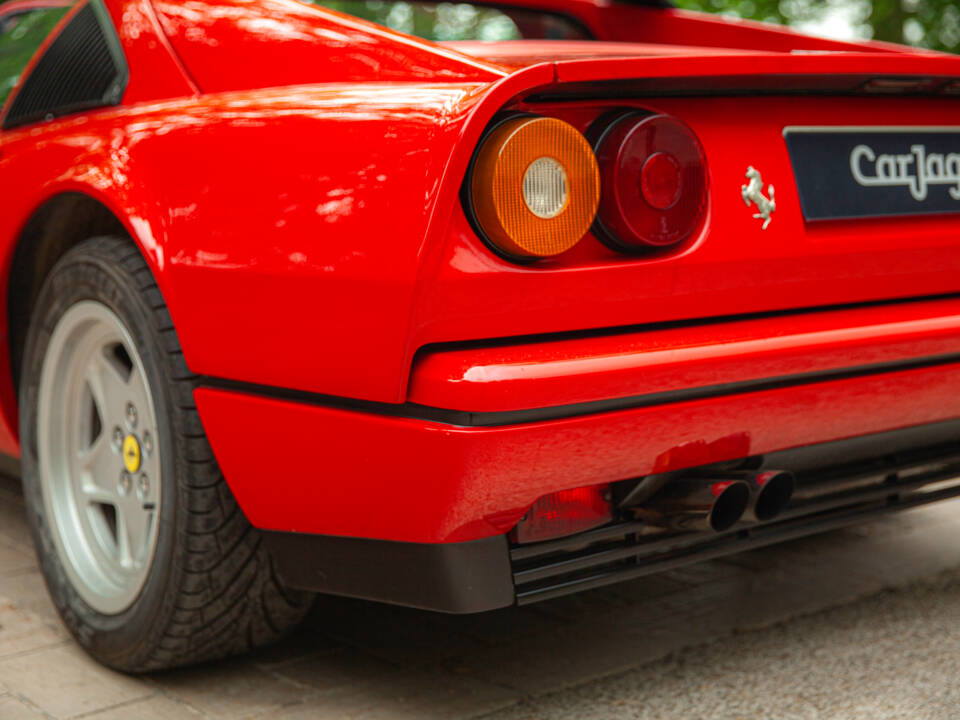 Image 26/95 of Ferrari 328 GTS (1988)