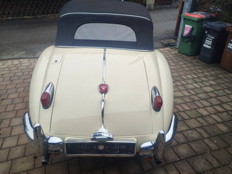 Immagine 68/74 di Jaguar XK 140 SE DHC (1955)