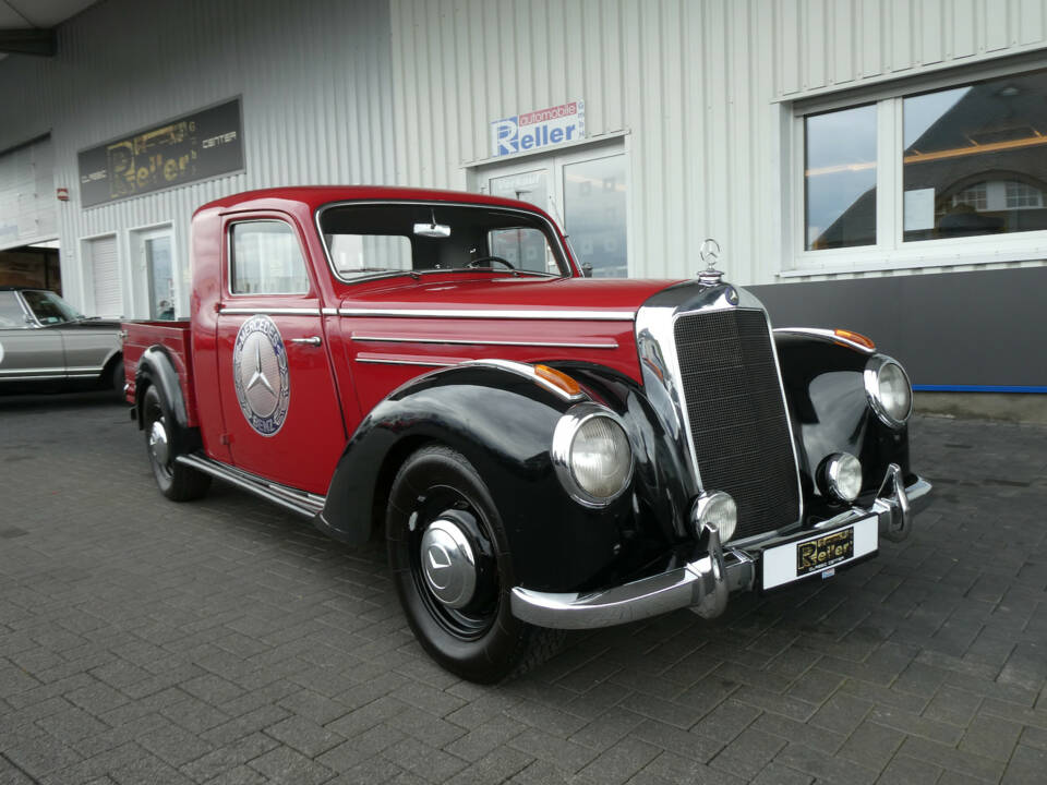 Imagen 1/19 de Mercedes-Benz 220 (1951)