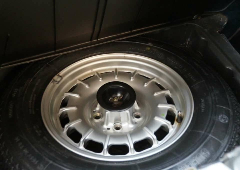 Image 39/41 of Mercedes-Benz 500 SL (1986)