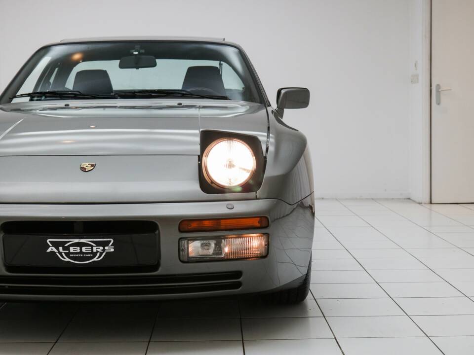 Bild 14/19 von Porsche 944 Turbo (1988)