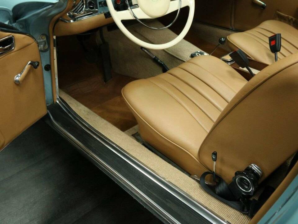 Bild 11/50 von Mercedes-Benz 280 SL (1971)