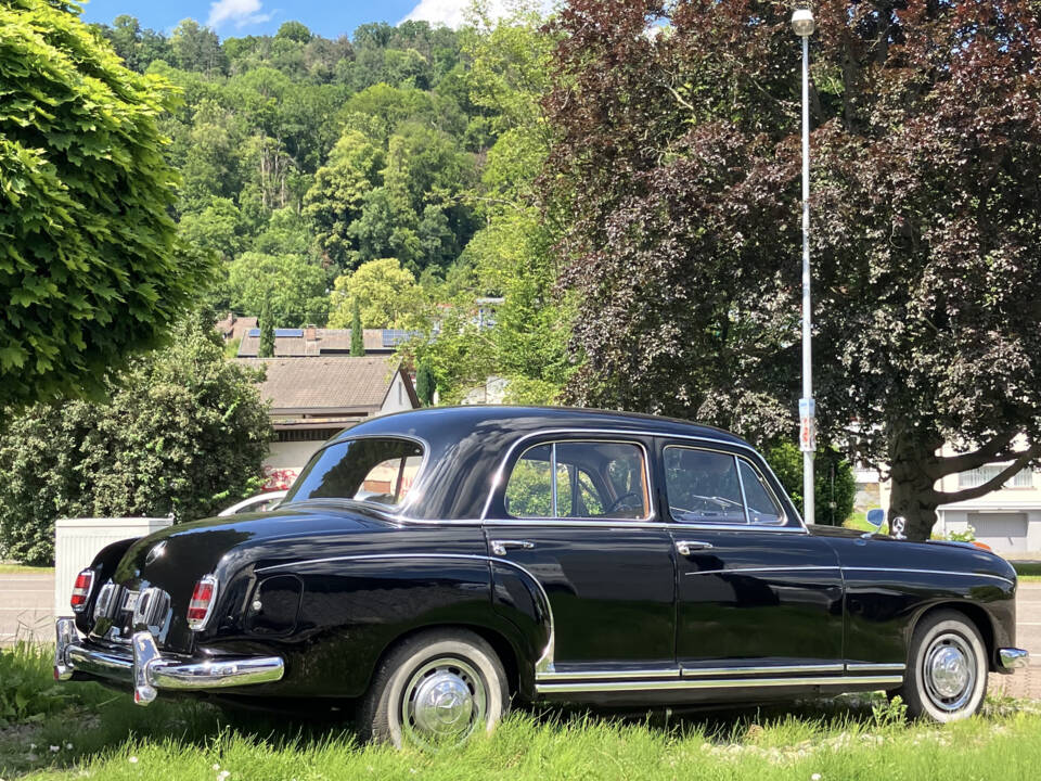 Imagen 5/20 de Mercedes-Benz 220 S (1956)