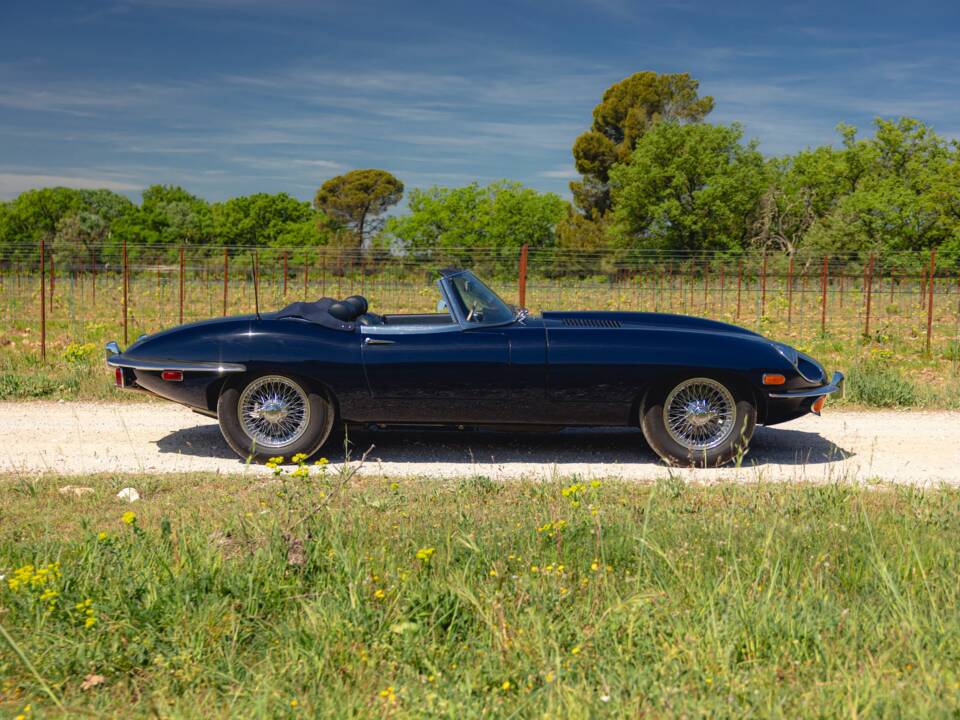Image 7/50 de Jaguar E-Type (1969)