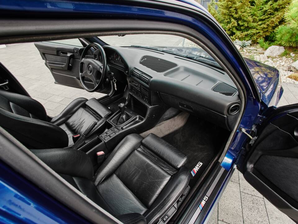 Afbeelding 49/52 van BMW M5 (1992)