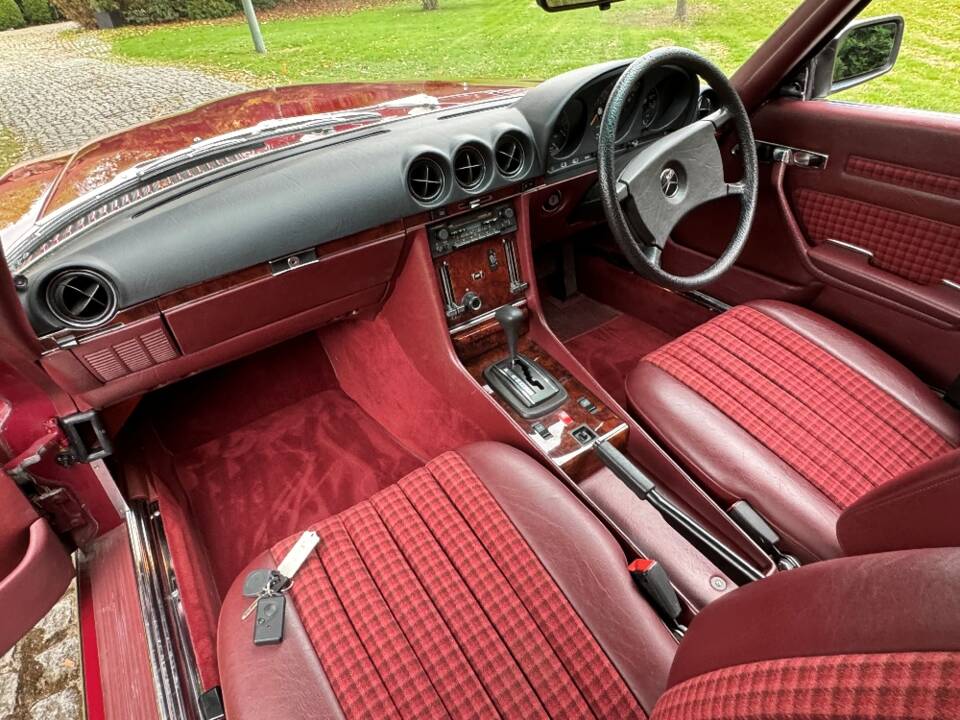 Immagine 23/29 di Mercedes-Benz 280 SL (1985)