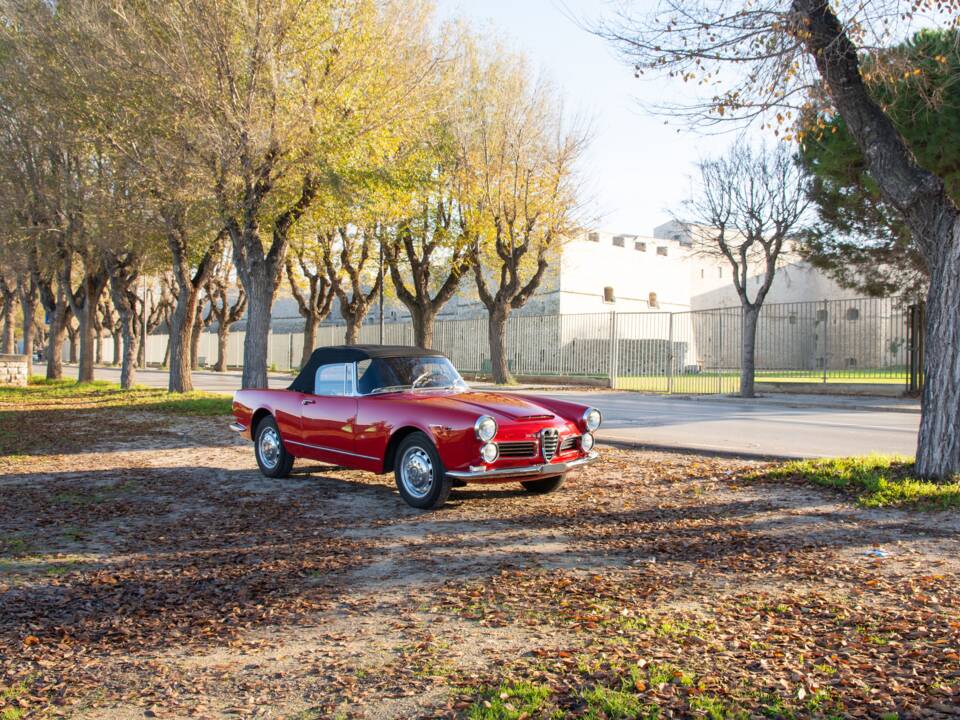 Immagine 11/94 di Alfa Romeo 2600 Spider (1964)