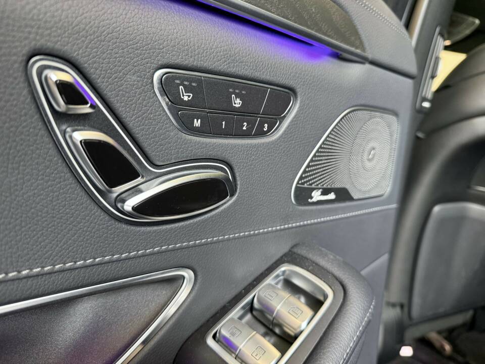 Image 23/30 of Mercedes-Benz S 350 d L (2018)