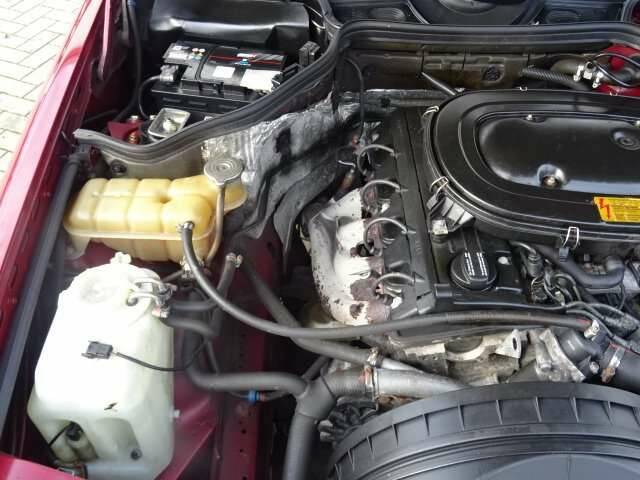 Bild 24/24 von Mercedes-Benz 230 E (1990)