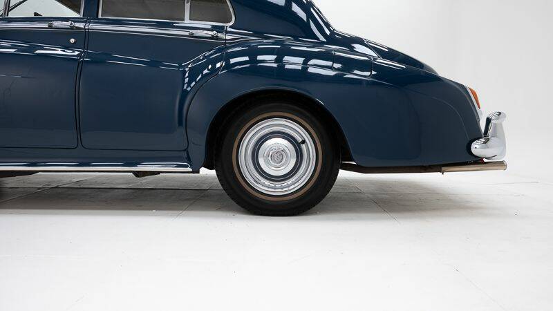 Image 2/15 of Rolls-Royce Silver Cloud II (1961)