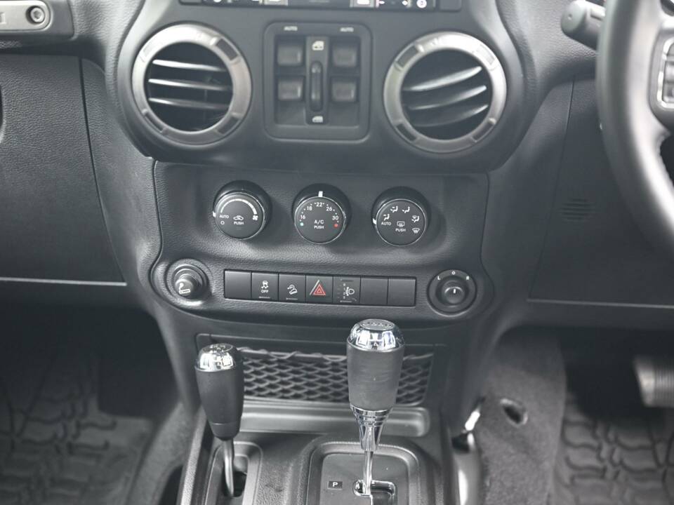 Imagen 28/50 de Jeep Wrangler 3.6 V6 (2015)