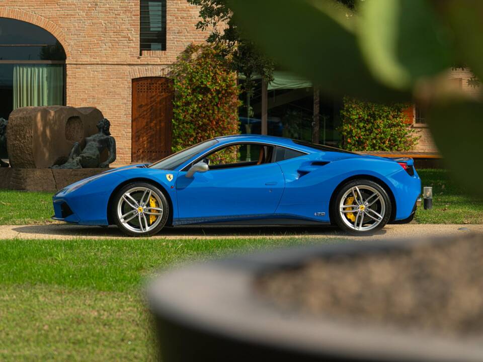 Imagen 18/50 de Ferrari 488 GTB (2017)