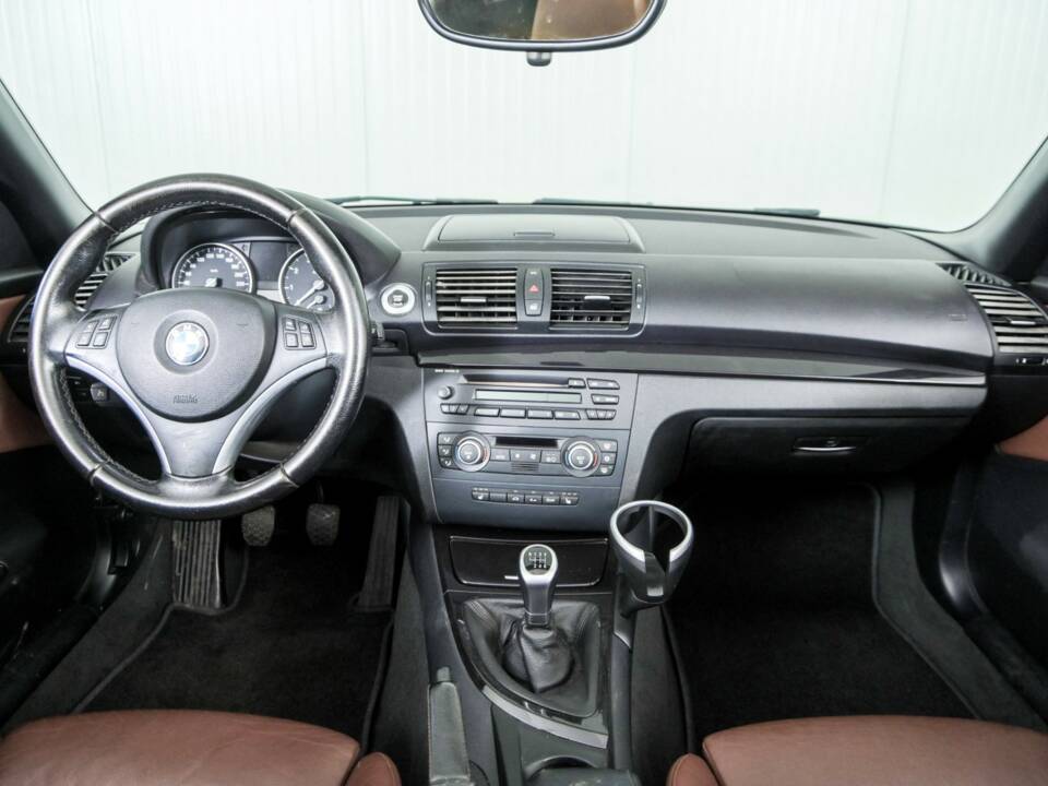 Image 11/50 de BMW 120i (2008)