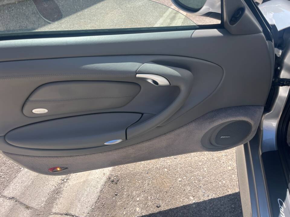 Image 10/39 of Porsche 911 Carrera 4S (2002)