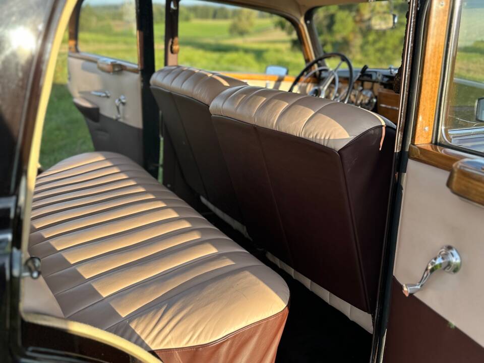 Image 8/30 de Mercedes-Benz 220 (1952)