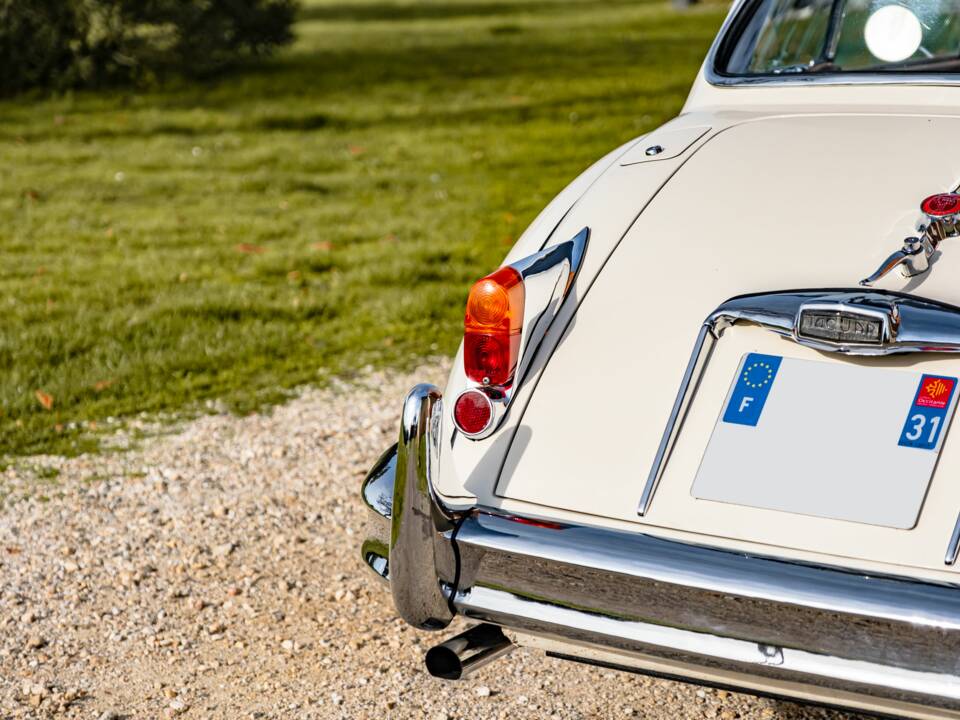 Bild 26/100 von Jaguar XK 150 DHC (1959)