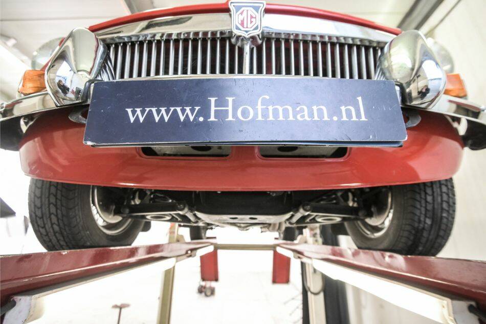 Imagen 76/82 de MG MGB (1967)
