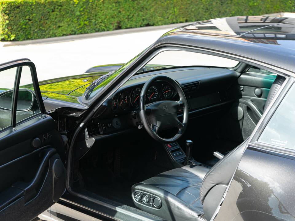 Bild 8/24 von Porsche 911 Carrera 4S (1996)