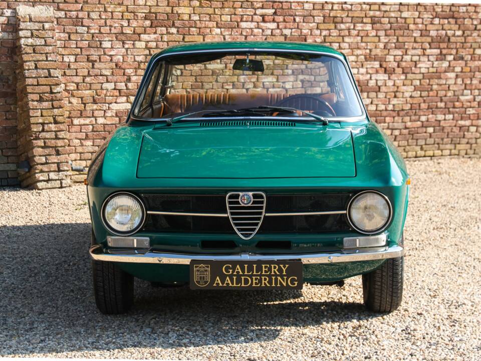 Bild 11/50 von Alfa Romeo Giulia 1300 GT Junior (1972)
