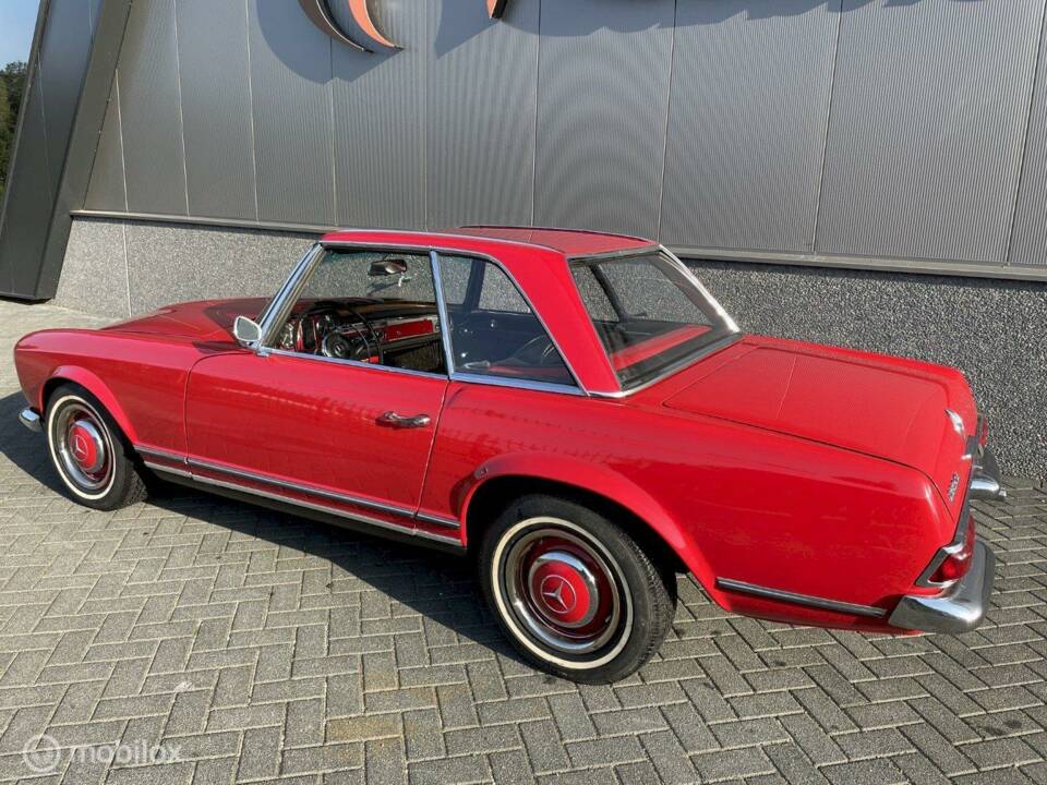 Image 6/8 of Mercedes-Benz 230 SL (1964)