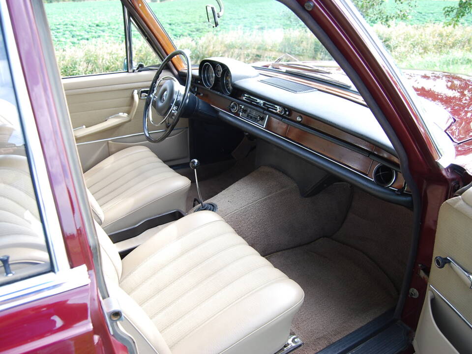 Image 47/58 of Mercedes-Benz 280 SE (1968)