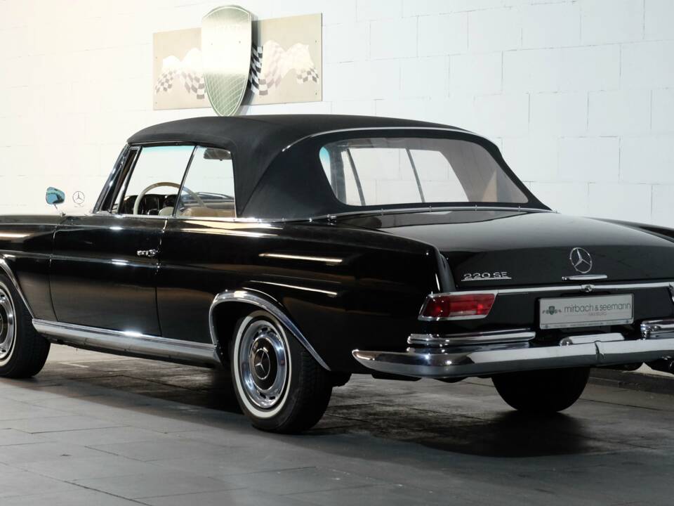 Bild 20/34 von Mercedes-Benz 220 SE b (1963)