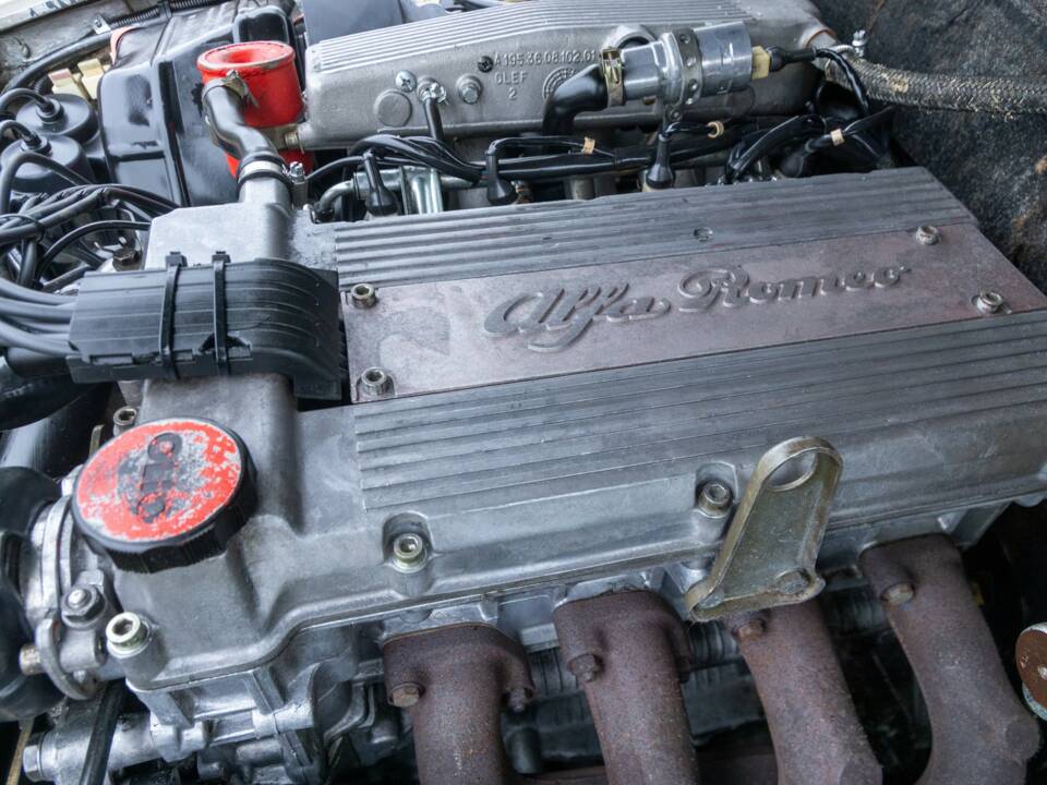 Afbeelding 13/50 van Alfa Romeo 75 2.0 Twin Spark (1988)